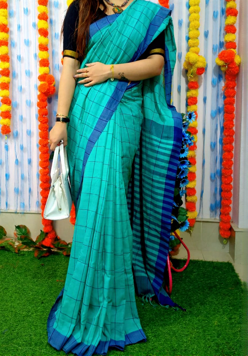 MC-001: Manjuri Check Saree