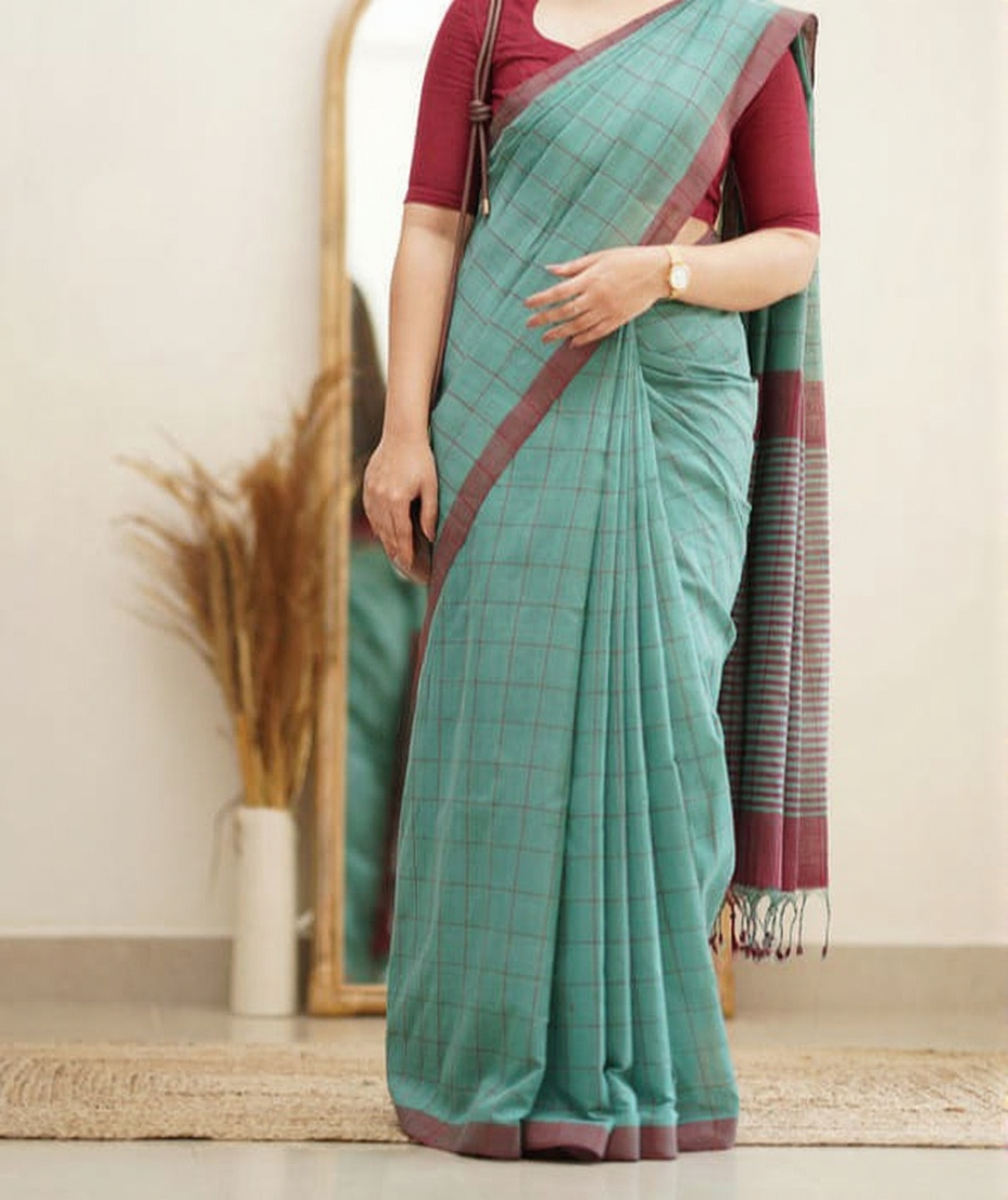 MC-001: Manjuri Check Saree