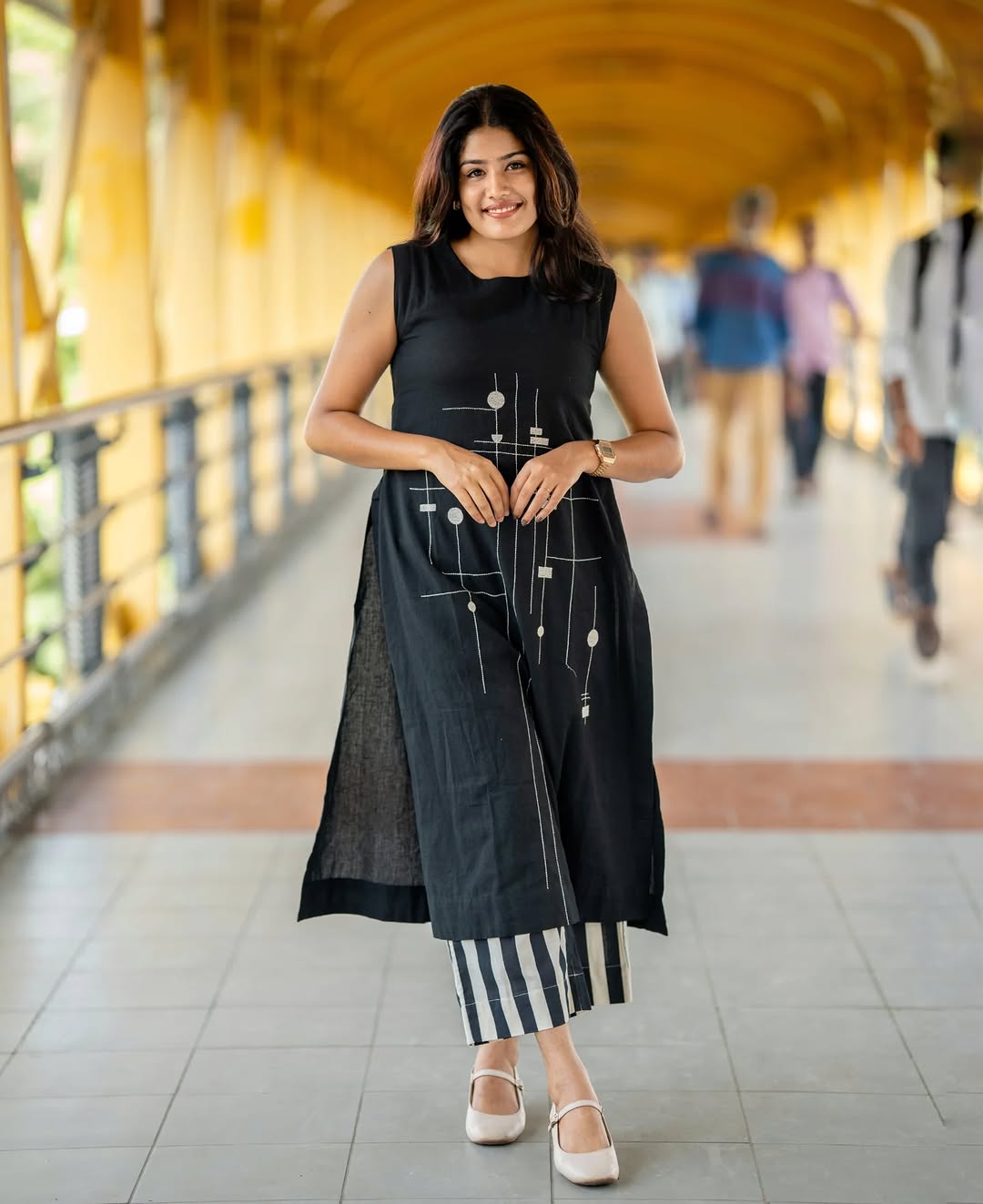 KP-1006: Premium Cotton Halter-Neck Kurta Palazzo Set – Festive Printed Outfit