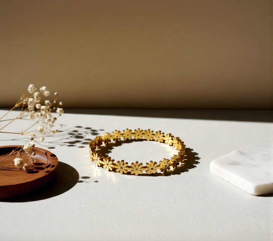 BL-B-122: Daisy Designed Anti-Tarnish Bangle