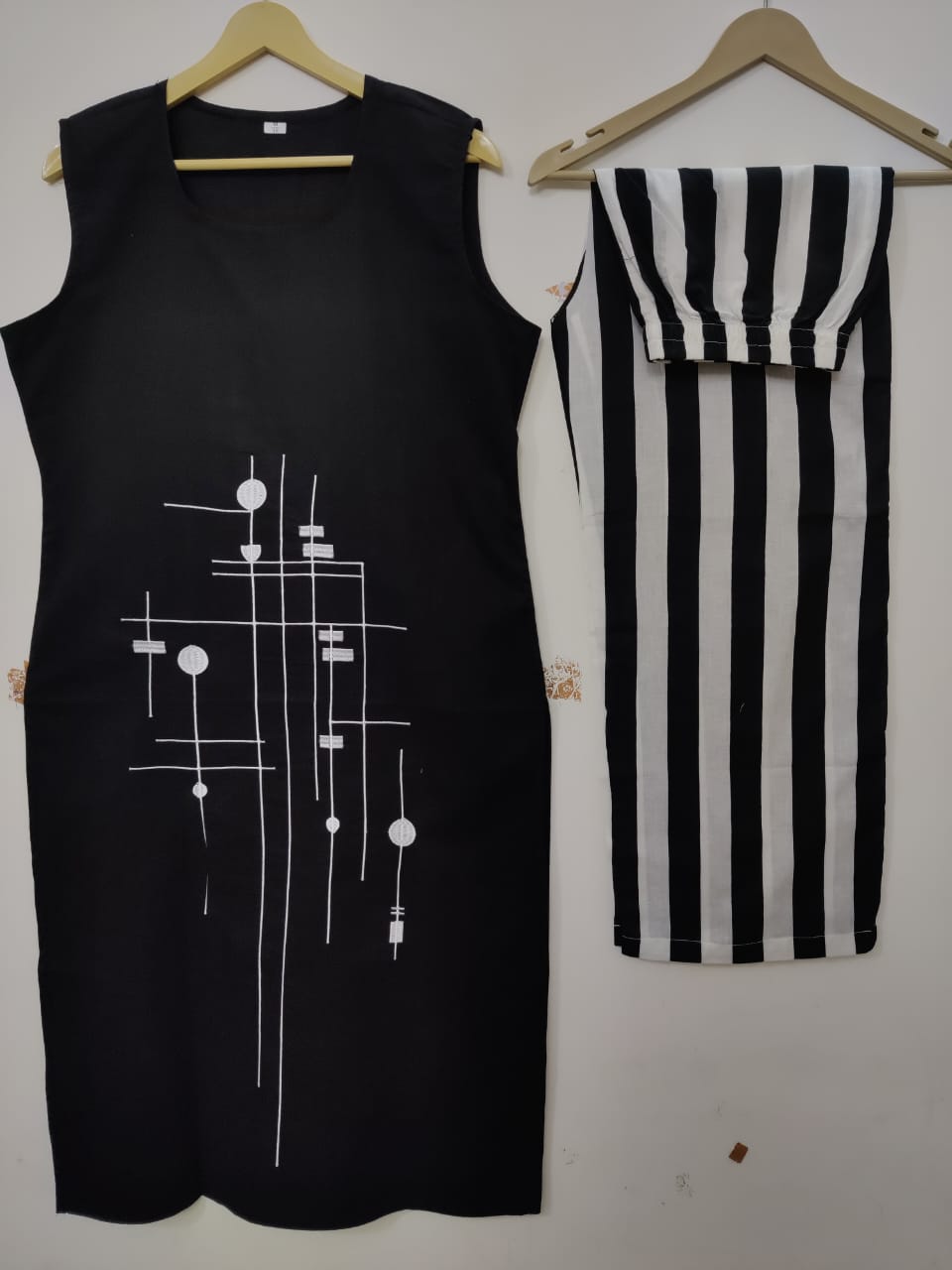 KP-1006: Premium Cotton Halter-Neck Kurta Palazzo Set – Festive Printed Outfit