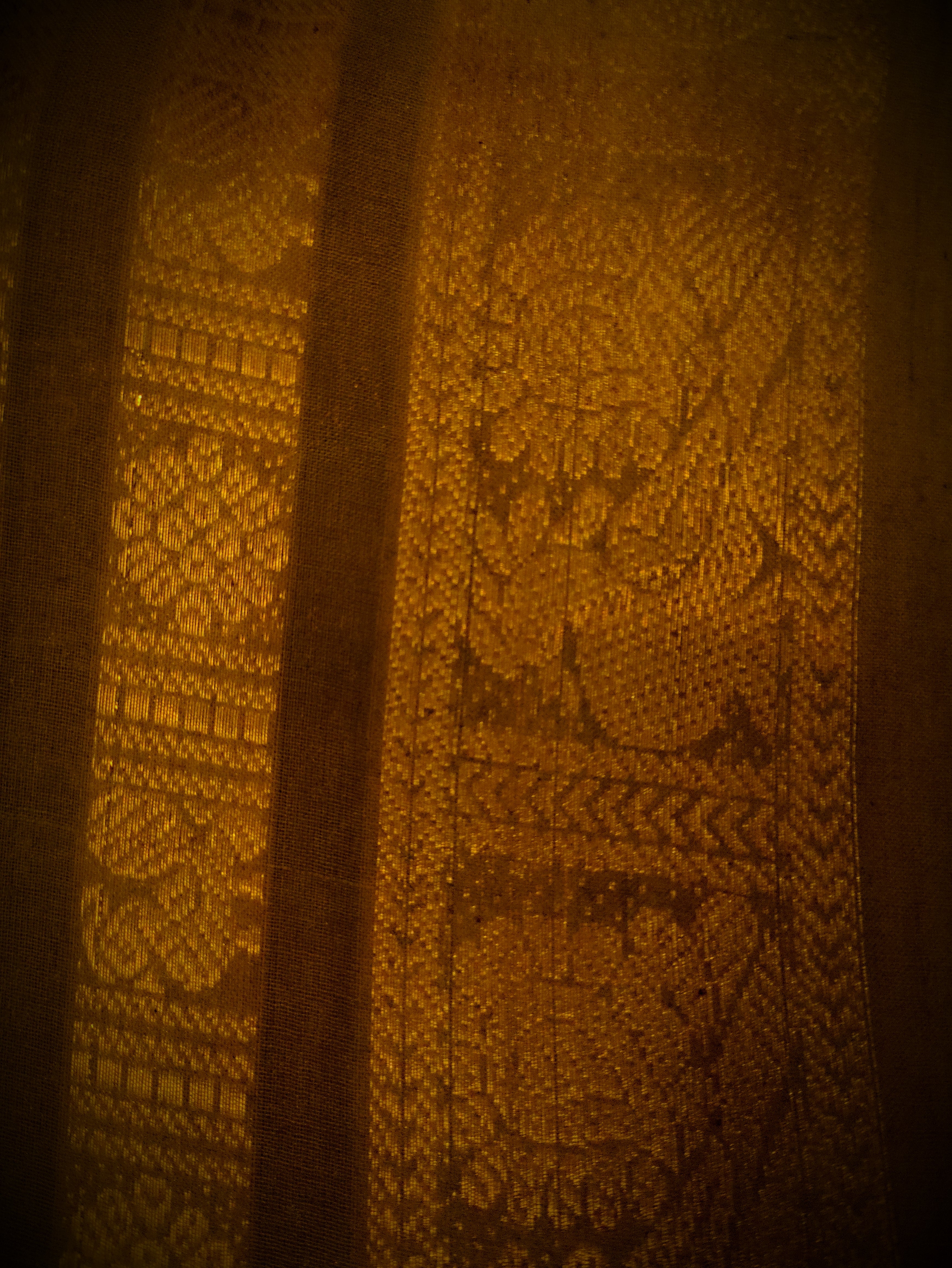 KV-NISHA: Black & Gold Kanchi Veldhari Saree